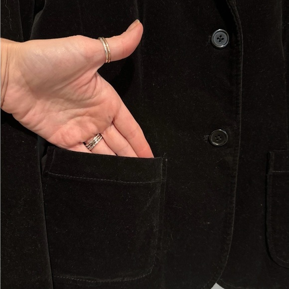 Velvet Blazer! Like new and AMAZING!! - Picture 5 of 5